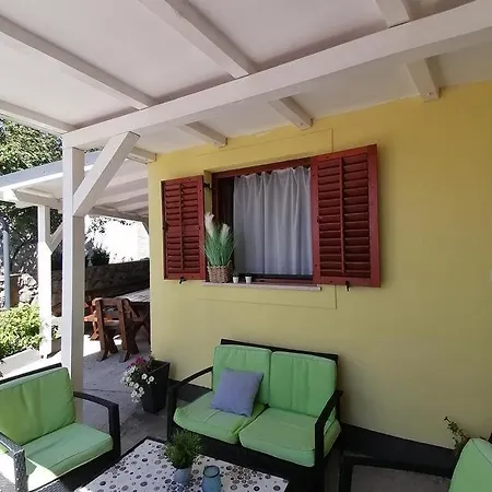12305b Apartment